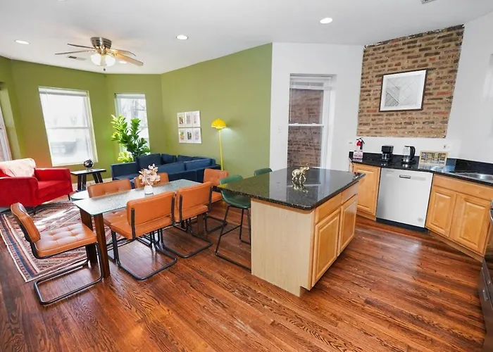 Apartamento King Bed 6br With Pool Table Sleeps 16 Near Humboldt Park
