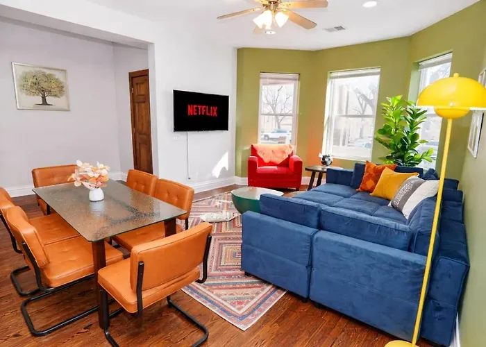 Apartamento King Bed 6br With Pool Table Sleeps 16 Near Humboldt Park Chicago