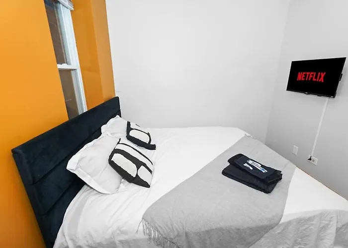 Apartamento King Bed 6br With Pool Table Sleeps 16 Near Humboldt Park *