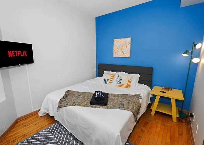 King Bed 6br With Pool Table Sleeps 16 Near Humboldt Park *
